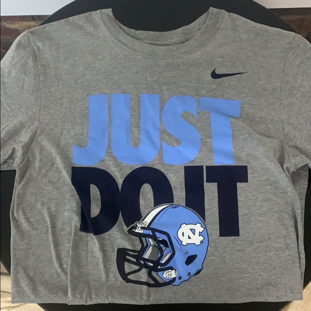 UNC Tarheels football shirt